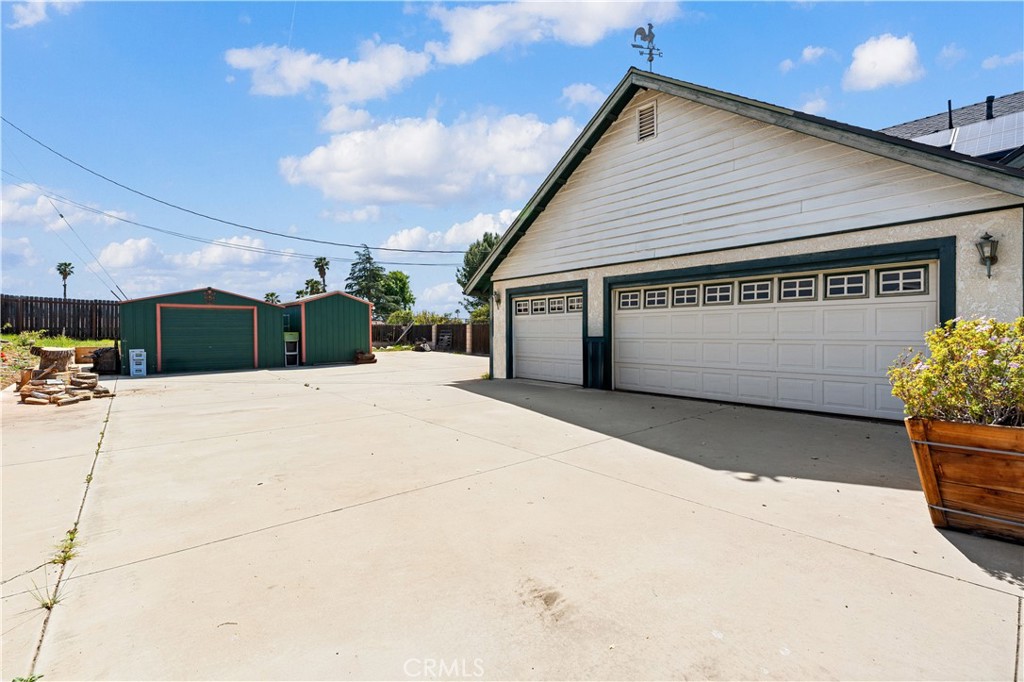 16872 Iris Property Photo 6