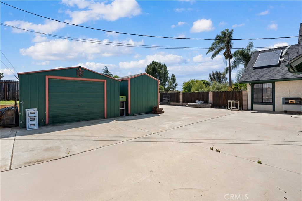 16872 Iris Property Photo 8