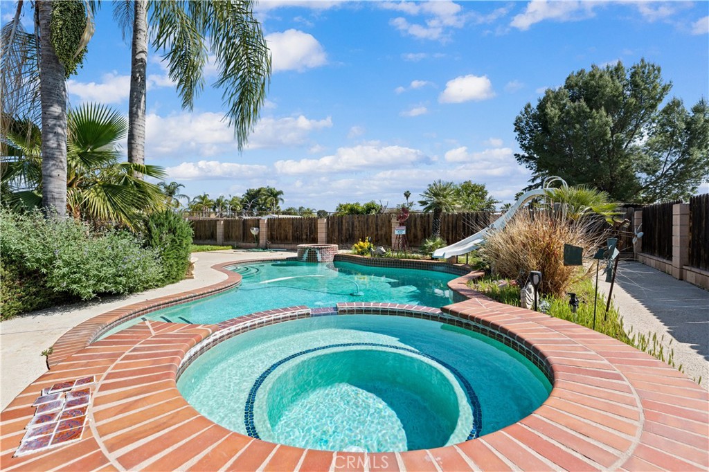 16872 Iris Property Photo 35