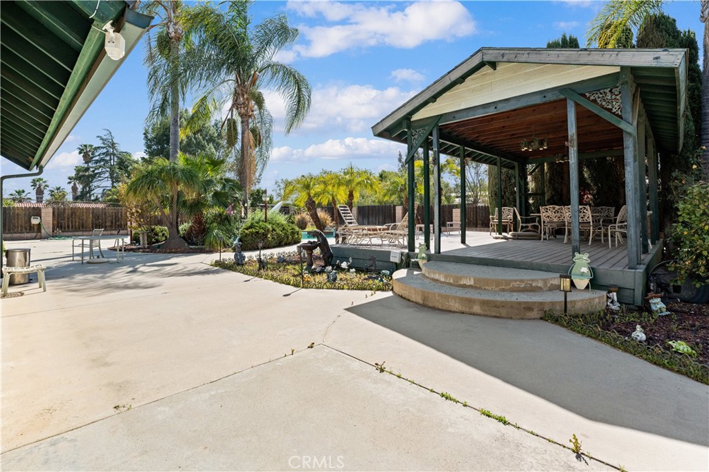 16872 Iris Property Photo 37