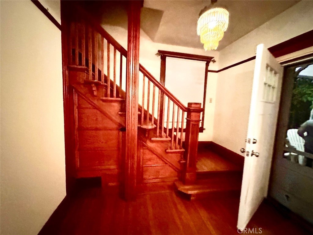 572 N La Cadena Property Photo 9