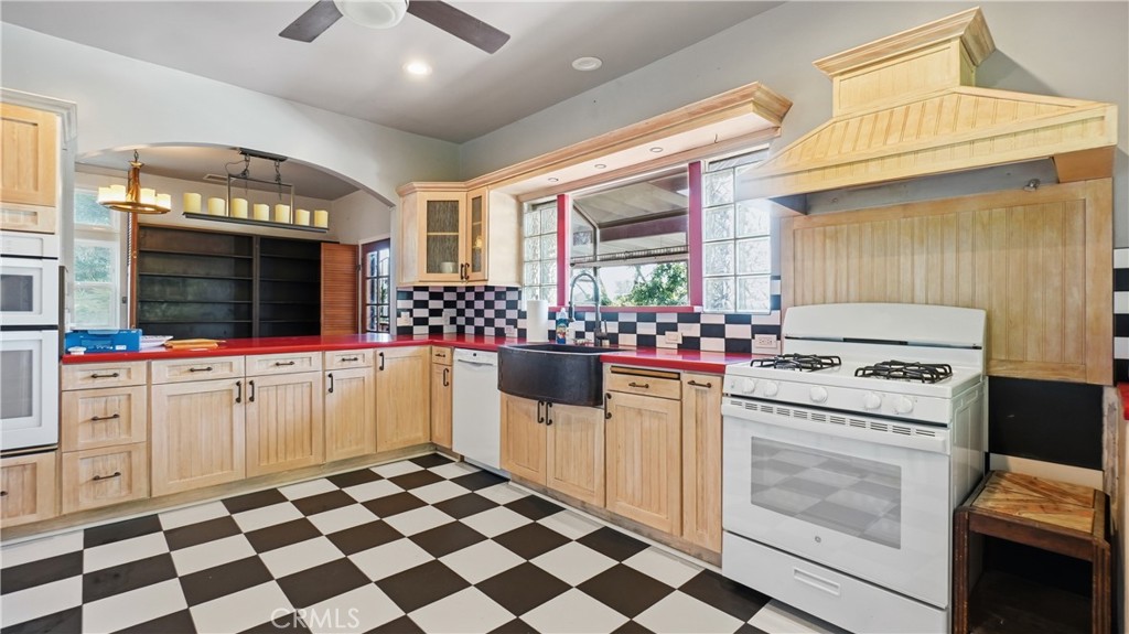 10568 Foothill Property Photo 6