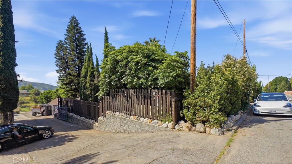 10568 Foothill Property Photo 9