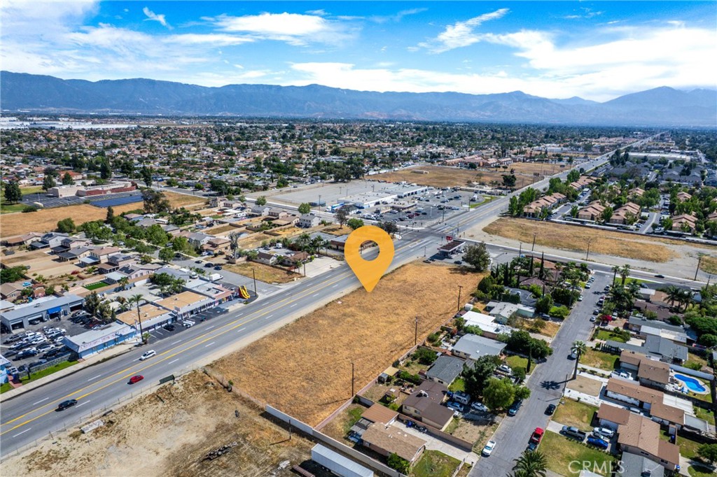 18045 Foothill Property Photo 4