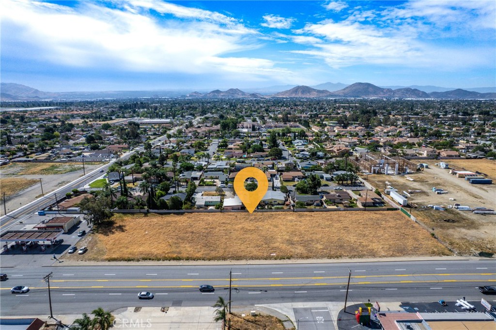 18045 Foothill Property Photo 5