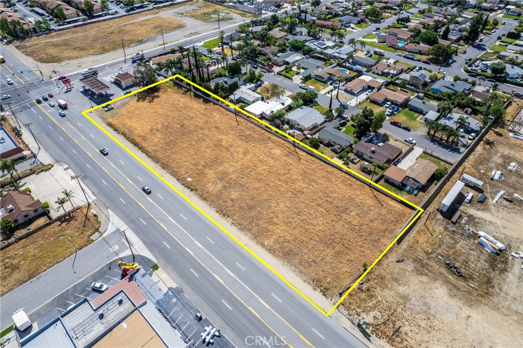 18045 Foothill Property Photo 7