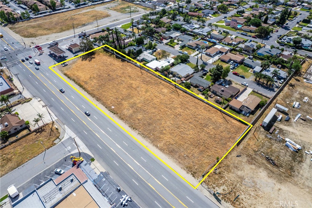 18045 Foothill Property Photo 7
