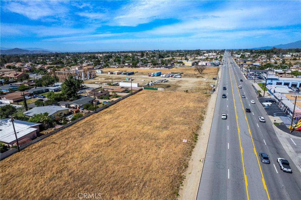 18045 Foothill Property Photo 8