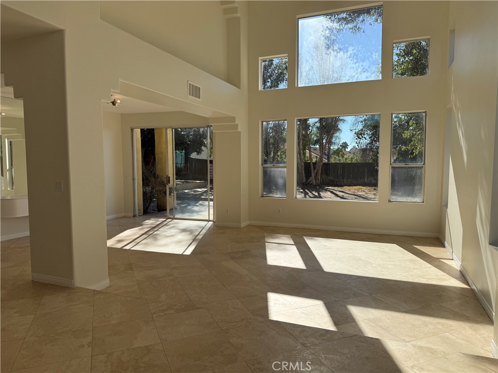 15635 Oliver Street Property Photo 3