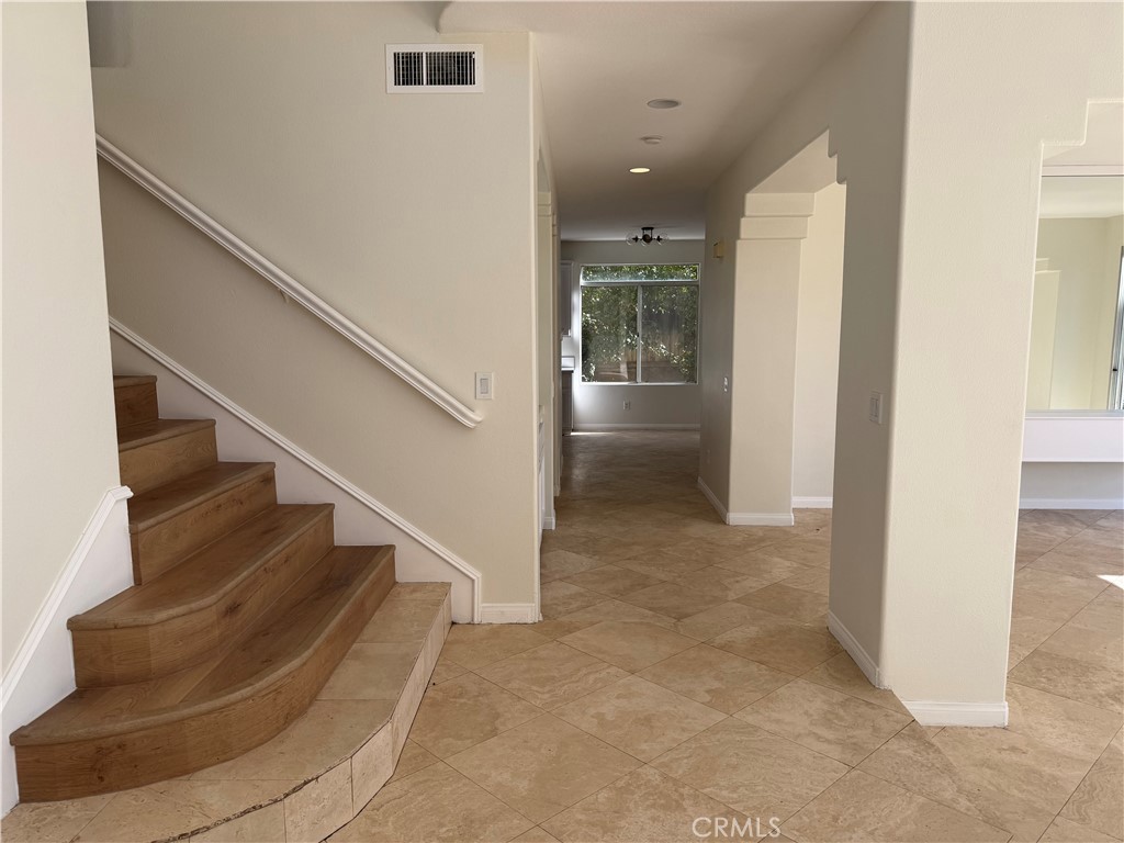 15635 Oliver Street Property Photo 4