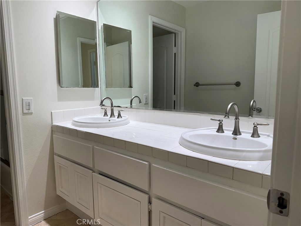 15635 Oliver Street Property Photo 15