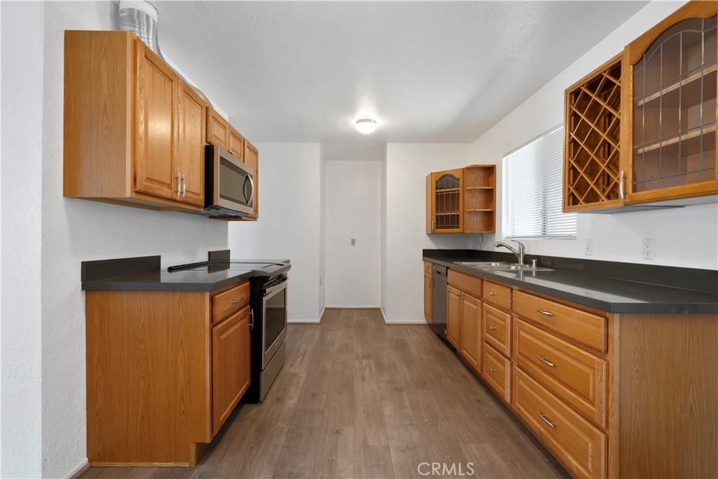 1909 N Summit Property Photo 6