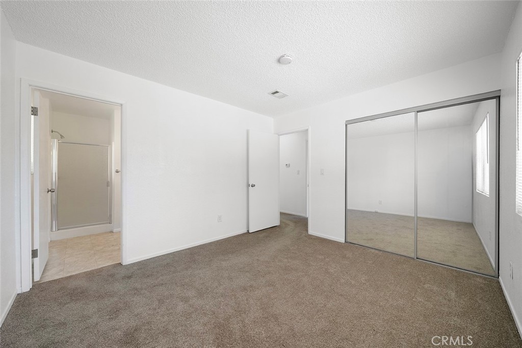 1909 N Summit Property Photo 12