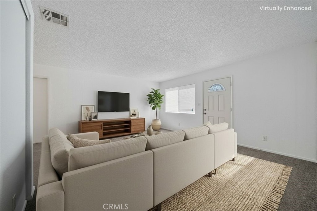 1909 N Summit Property Photo 15