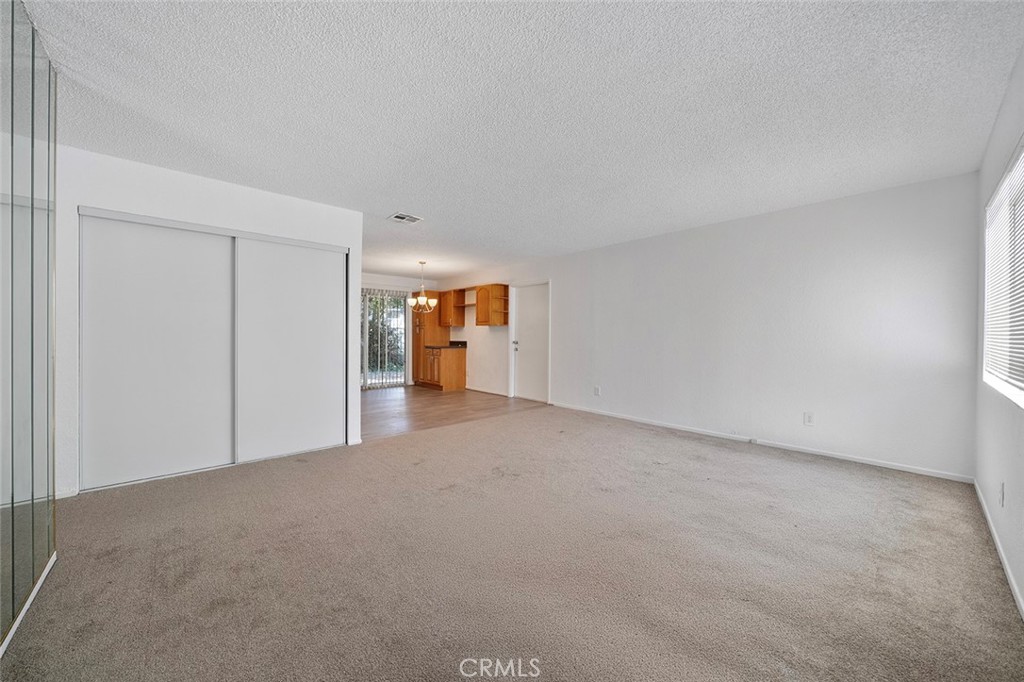 1909 N Summit Property Photo 17
