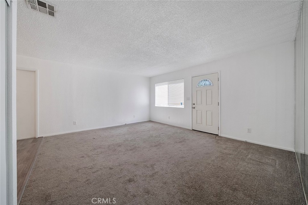 1909 N Summit Property Photo 18