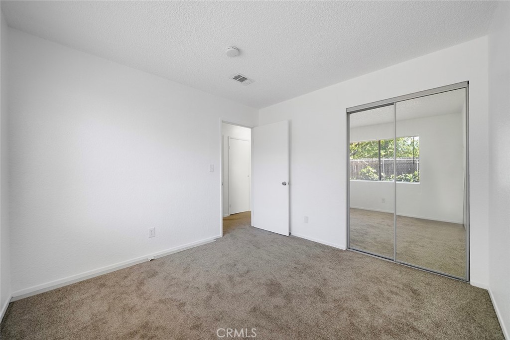 1909 N Summit Property Photo 21