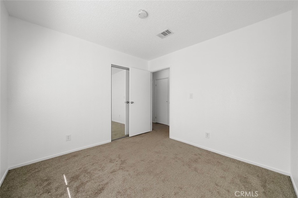 1909 N Summit Property Photo 23
