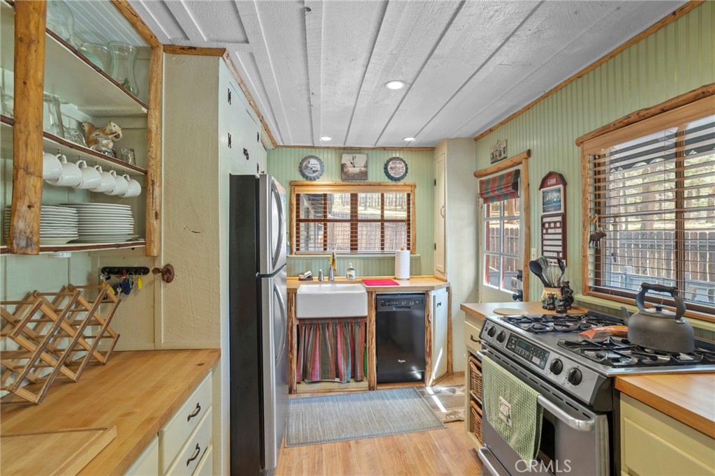 459 Edgemoor Property Photo 18
