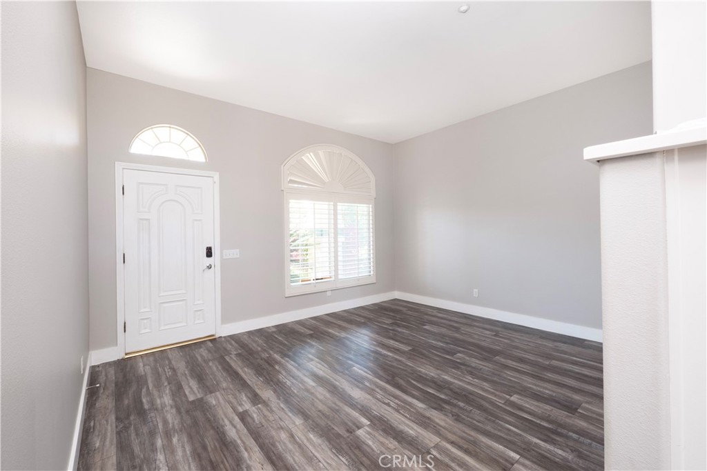 8715 Dufferin Property Photo 3