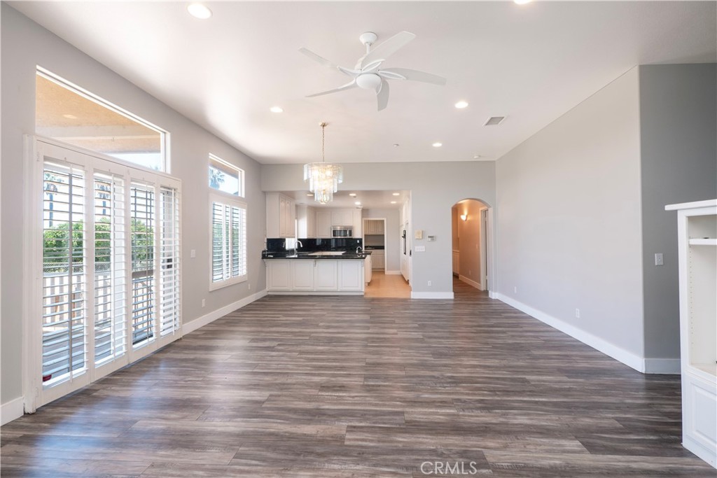 8715 Dufferin Property Photo 4