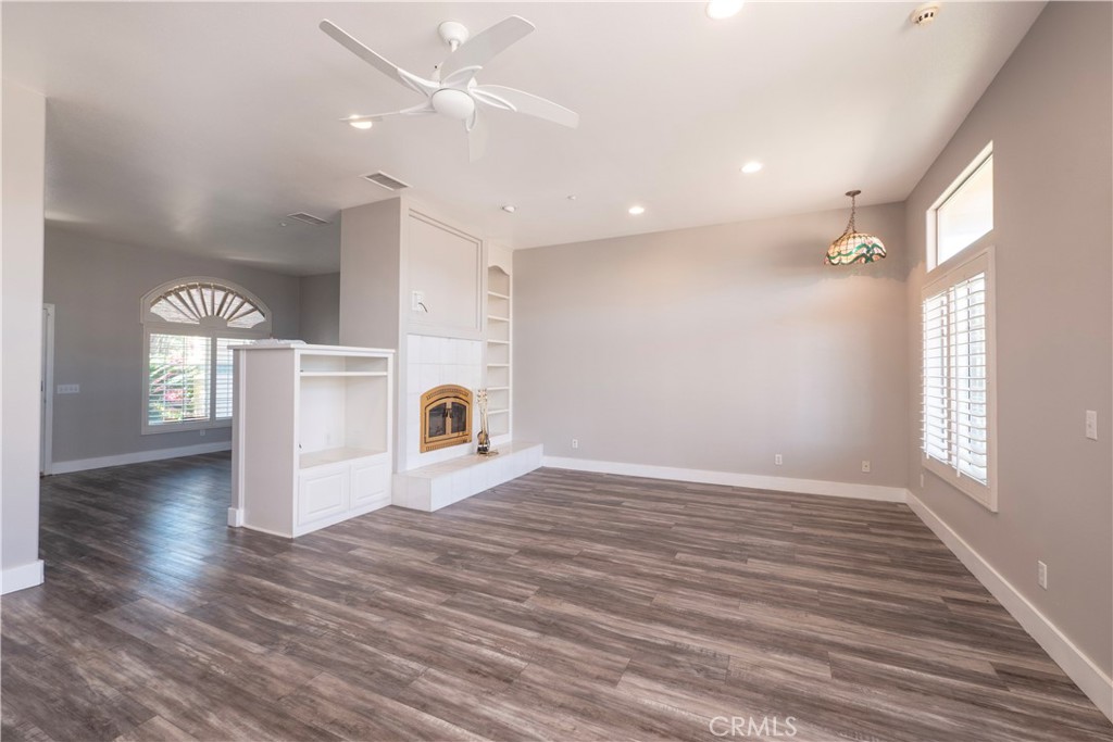 8715 Dufferin Property Photo 6