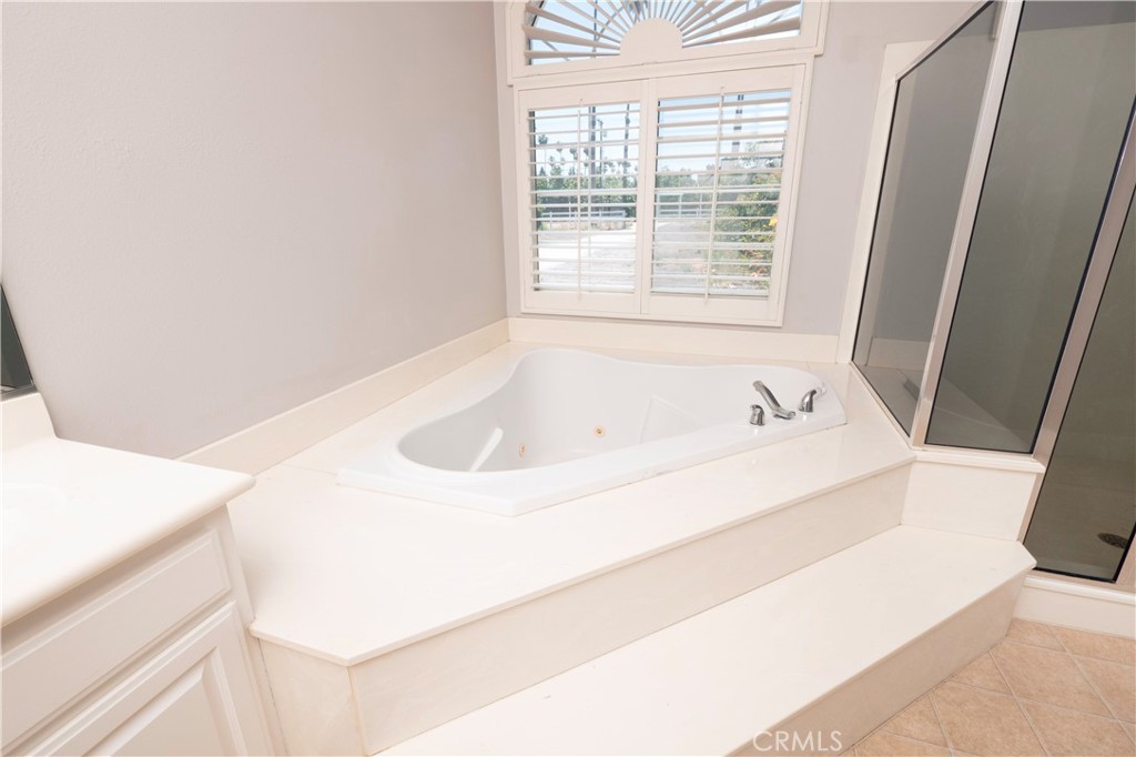 8715 Dufferin Property Photo 16