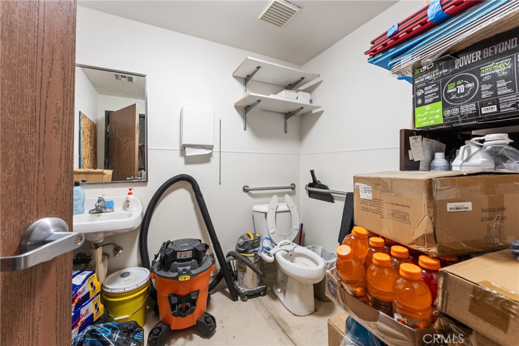 761 N Archibald B Property Photo 17