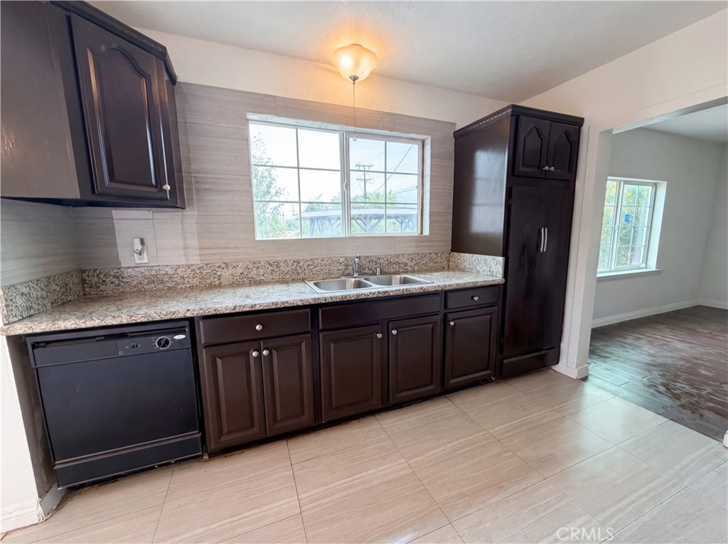 11950 Lee Avenue Property Photo 10