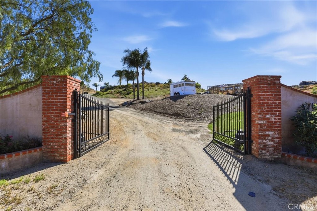 17041 Frankland Property Photo 10
