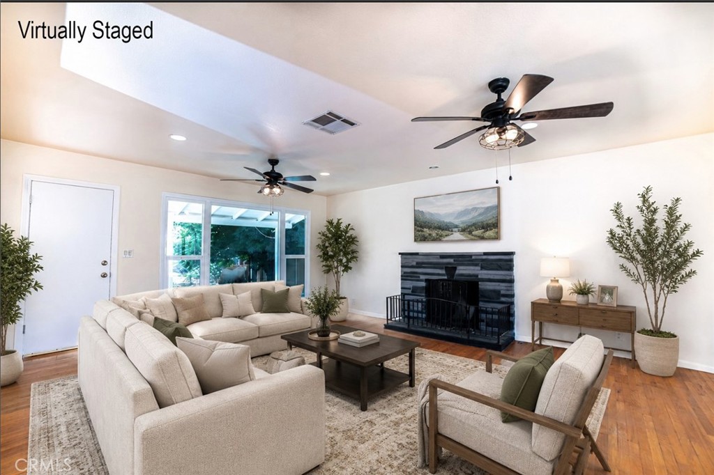 13426 4th Property Photo 3