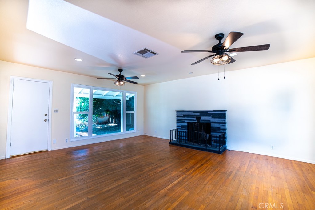 13426 4th Property Photo 4