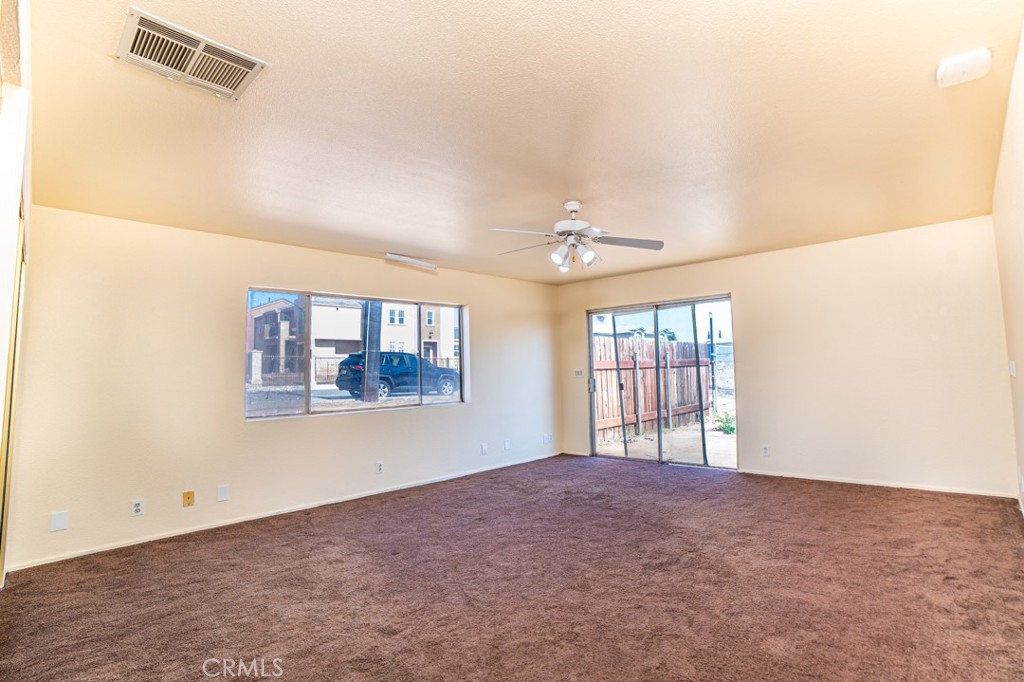 13426 4th Property Photo 9