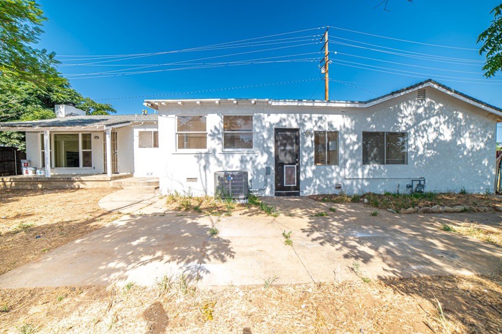 13426 4th Property Photo 13