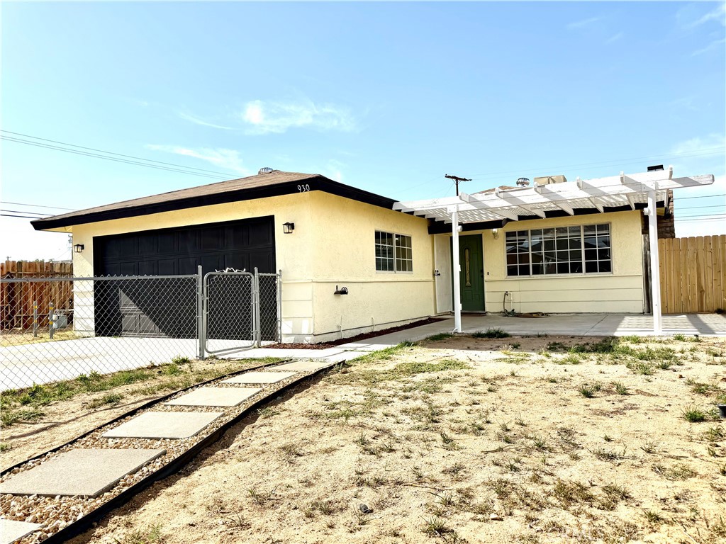 930 W Franklin Avenue Property Photo 3