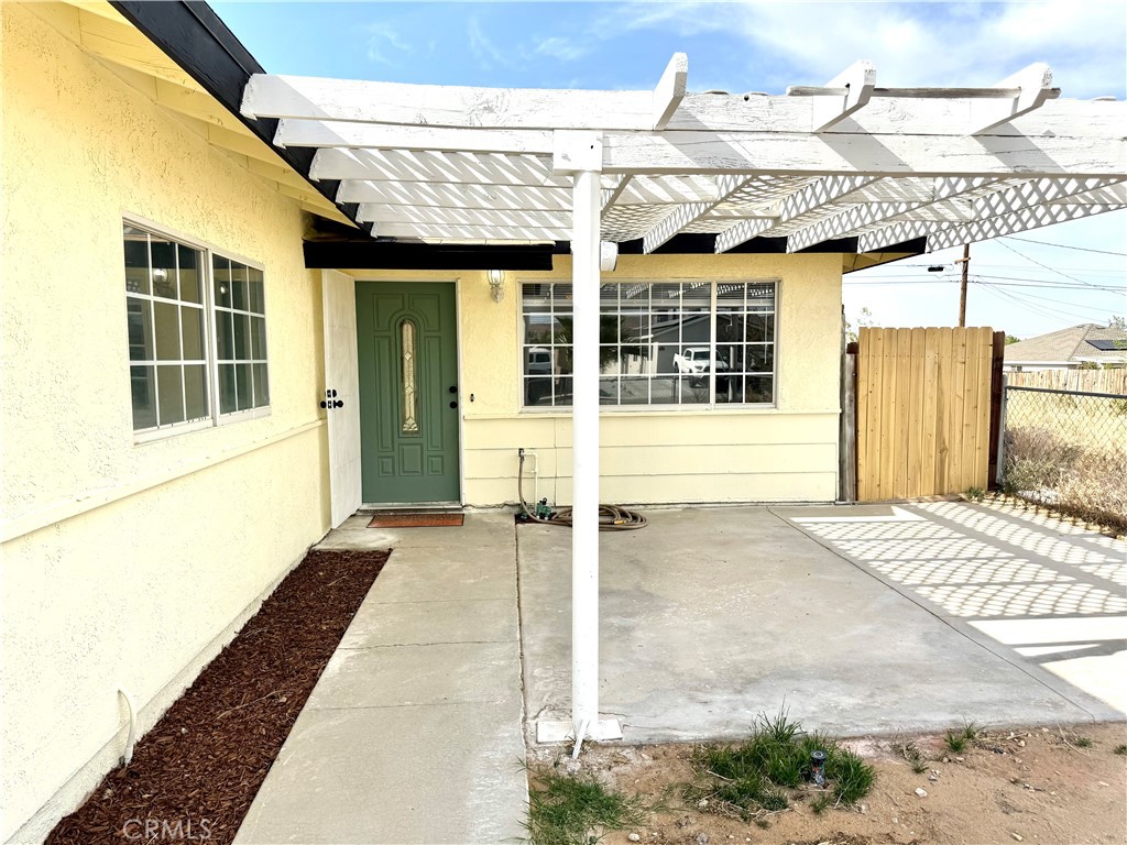 930 W Franklin Avenue Property Photo 5