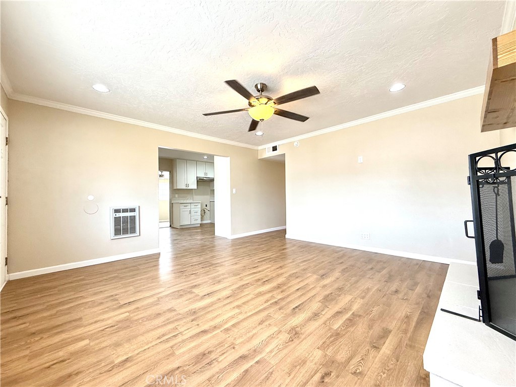930 W Franklin Avenue Property Photo 8