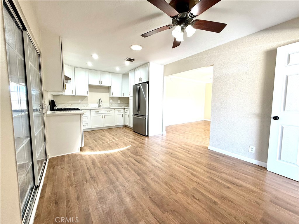 930 W Franklin Avenue Property Photo 10
