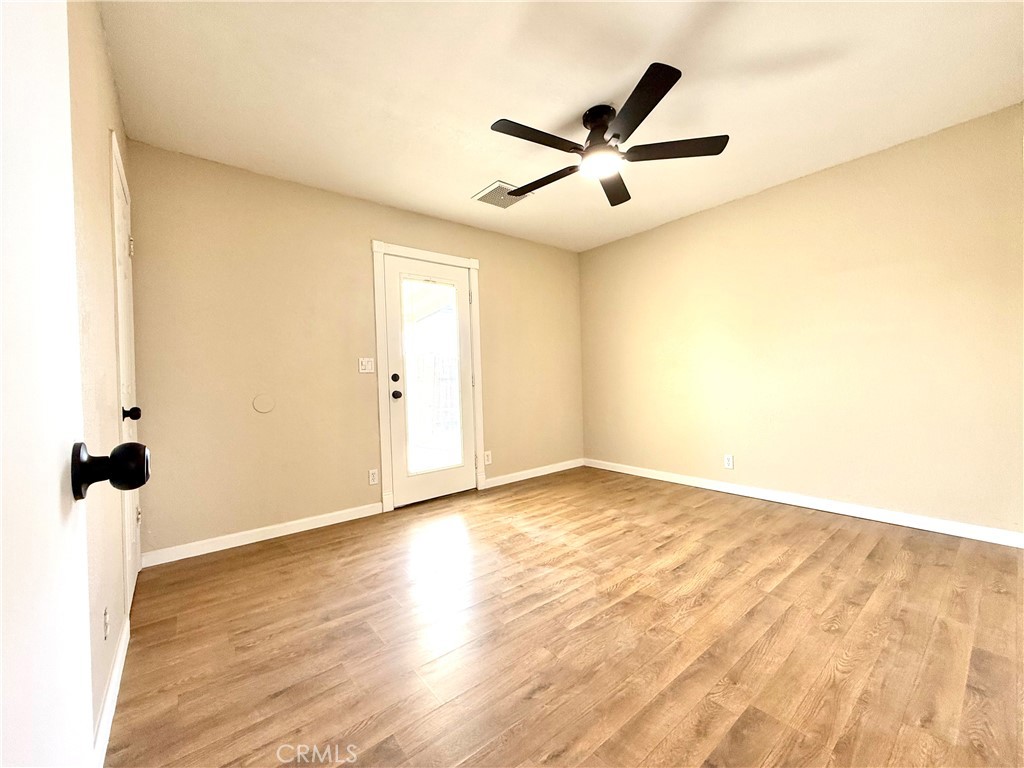 930 W Franklin Avenue Property Photo 20