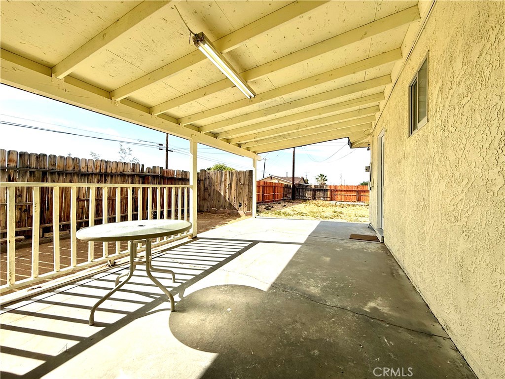 930 W Franklin Avenue Property Photo 28