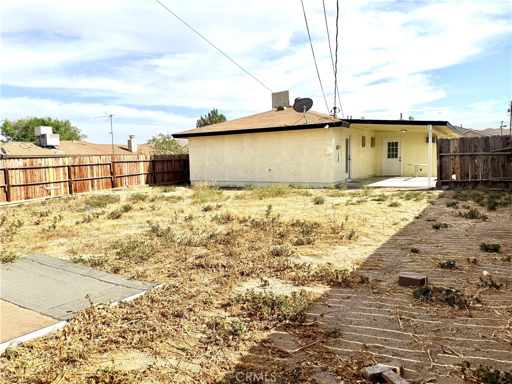 930 W Franklin Avenue Property Photo 31