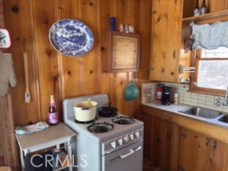 658 Yukon Property Photo 6