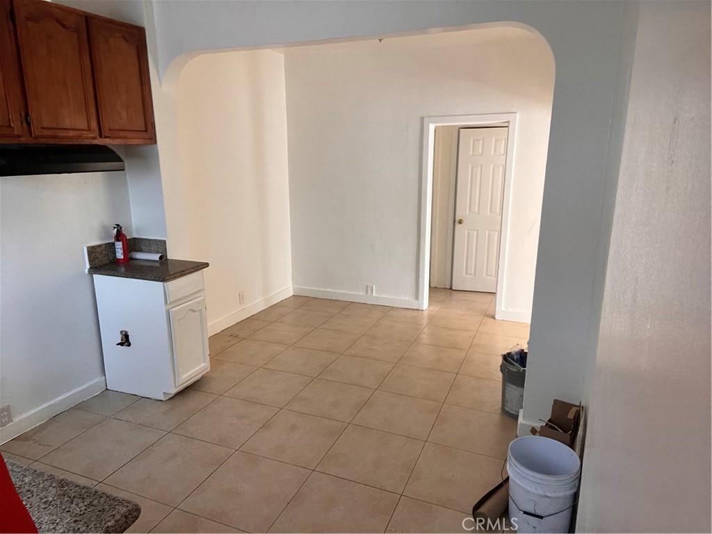 6812 S Hoover Property Photo 20