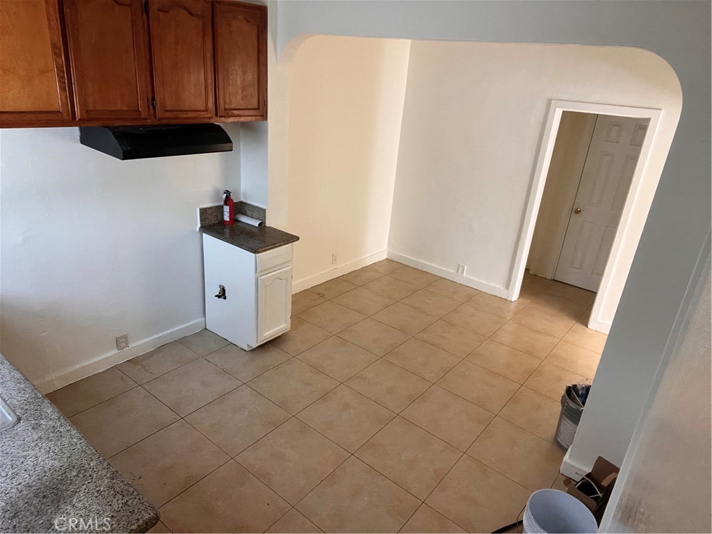 6812 S Hoover Property Photo 26
