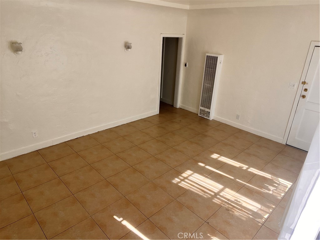 6812 S Hoover Property Photo 29