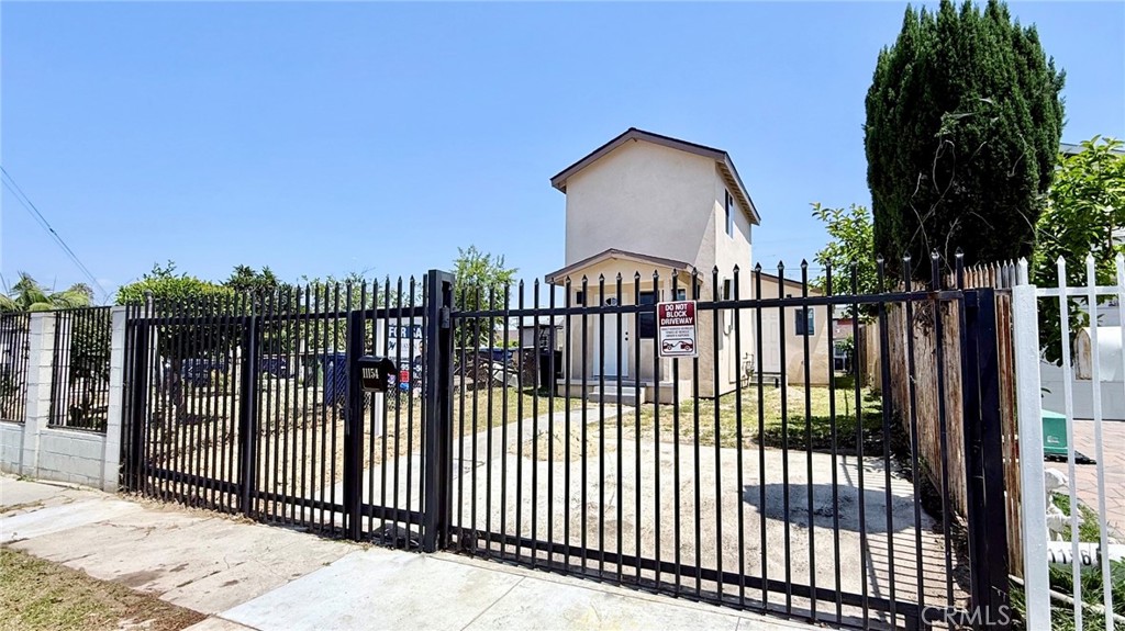 11154 Towne Property Photo 3