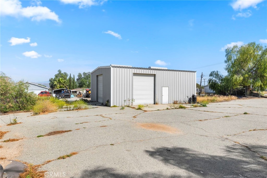 22540 Markham Street Property Photo 11