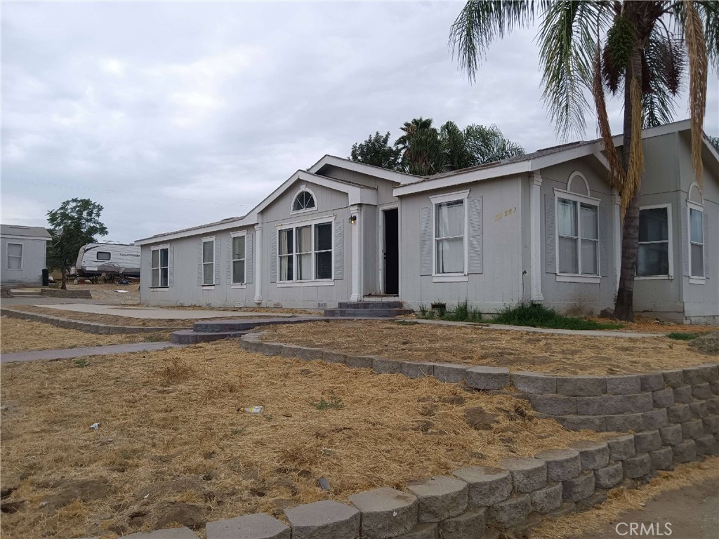 22540 Markham Street Property Photo 15