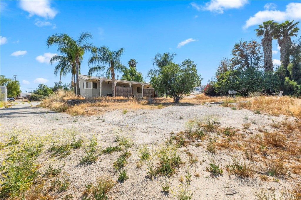 22540 Markham Street Property Photo 7
