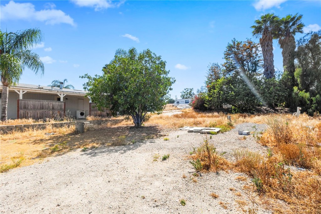22540 Markham Street Property Photo 8